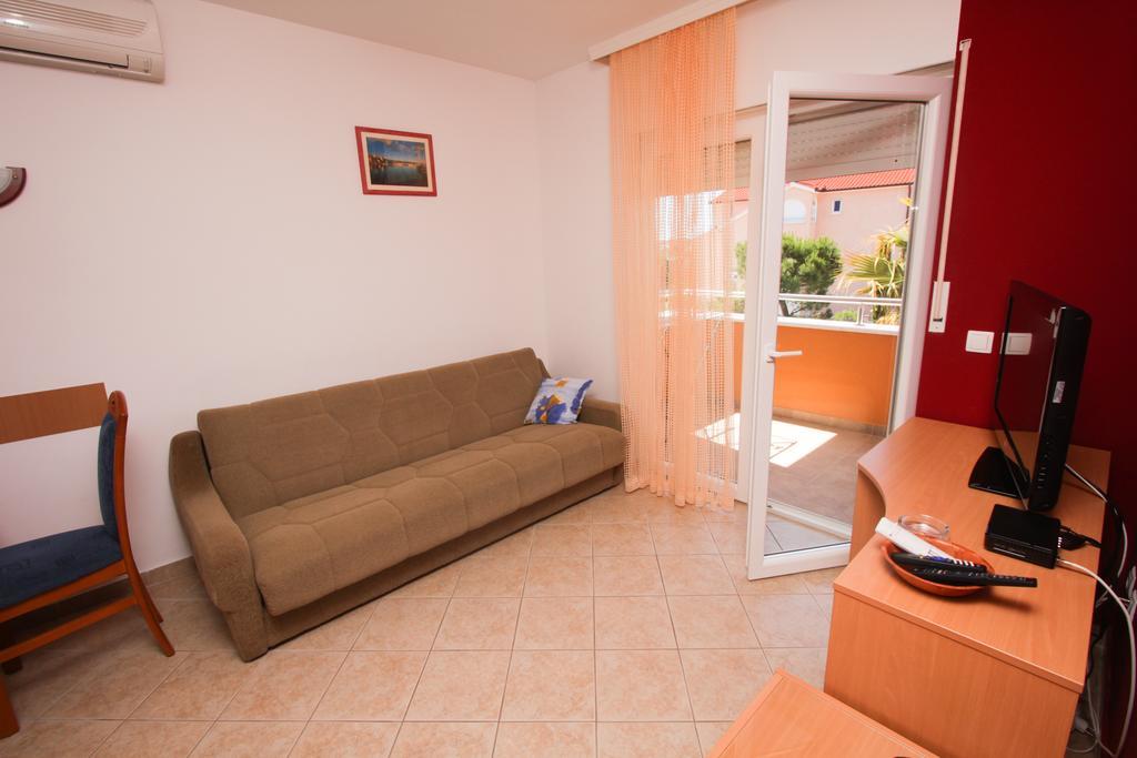 Apartments Spirito Rogoznica  Extérieur photo